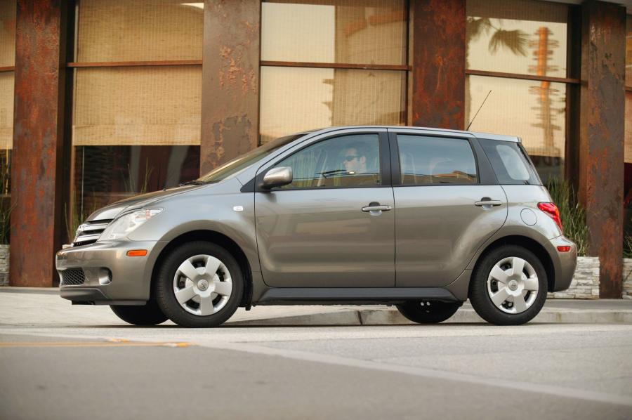  Scion xA 2003 года  (фото 21 из 25)
